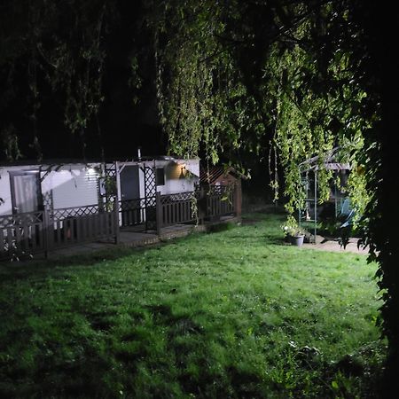 Hastiere-par-delaAu Jardin D'Eden别墅 外观 照片